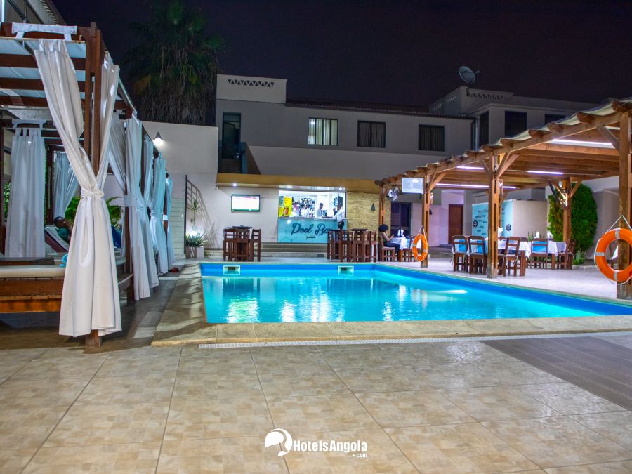piscina - noite