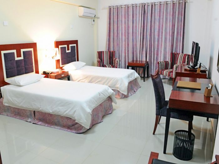 Hotel Ritz Waku-Kungo - Waku-Kungo
