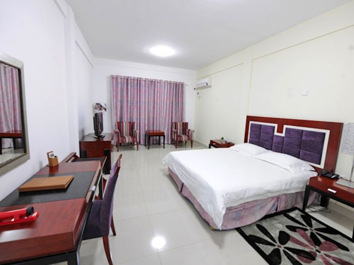 Hotel Ritz Waku-Kungo - Waku-Kungo