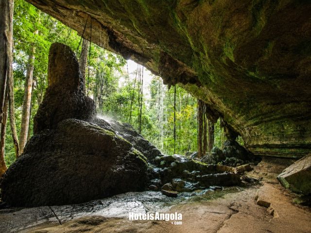 Grutas do Nzenzo